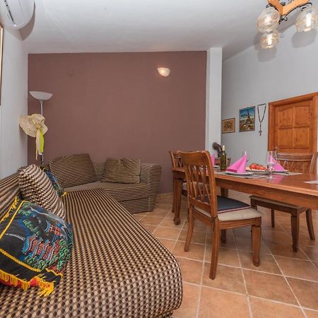 Holiday Home Frane Slivno  Kültér fotó