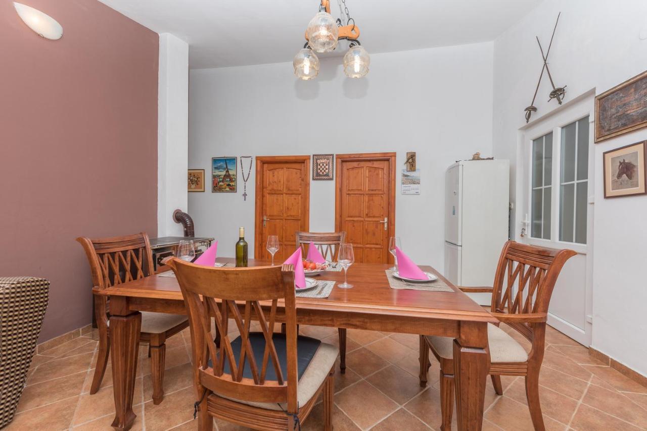 Holiday Home Frane Slivno  Kültér fotó