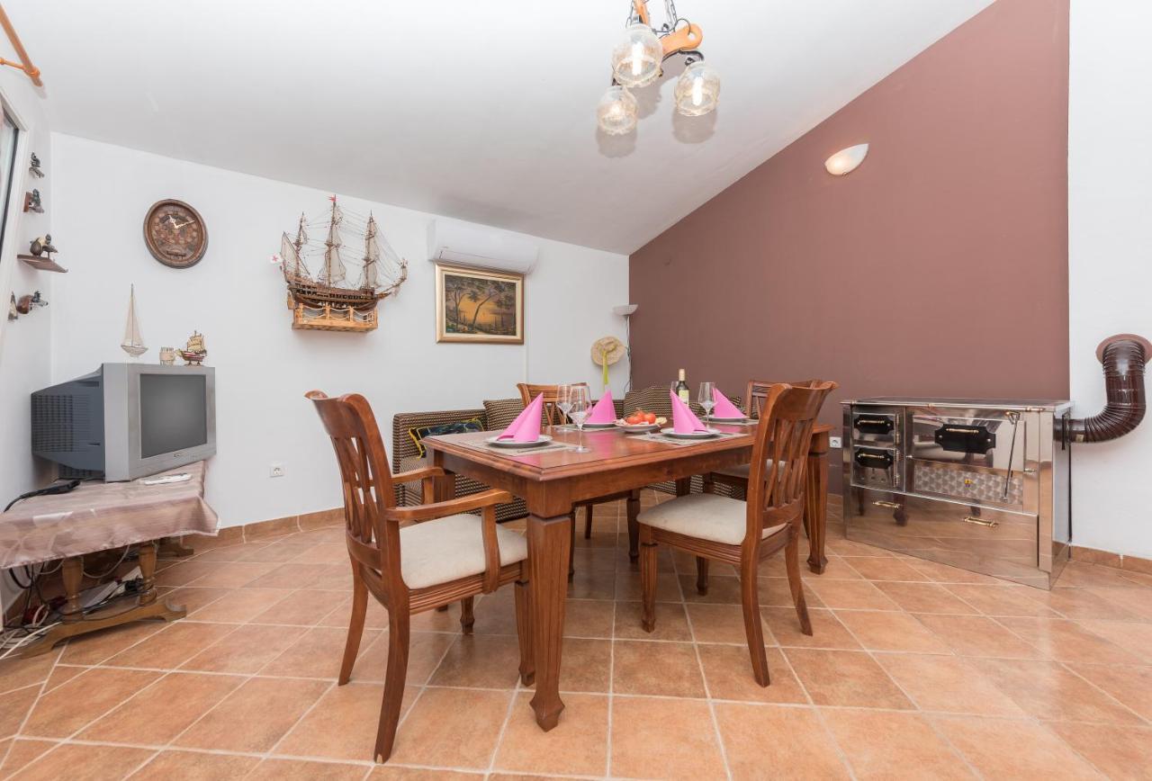Holiday Home Frane Slivno  Kültér fotó