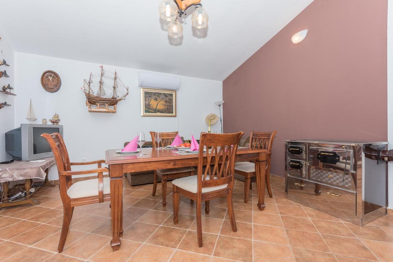 Holiday Home Frane Slivno  Kültér fotó