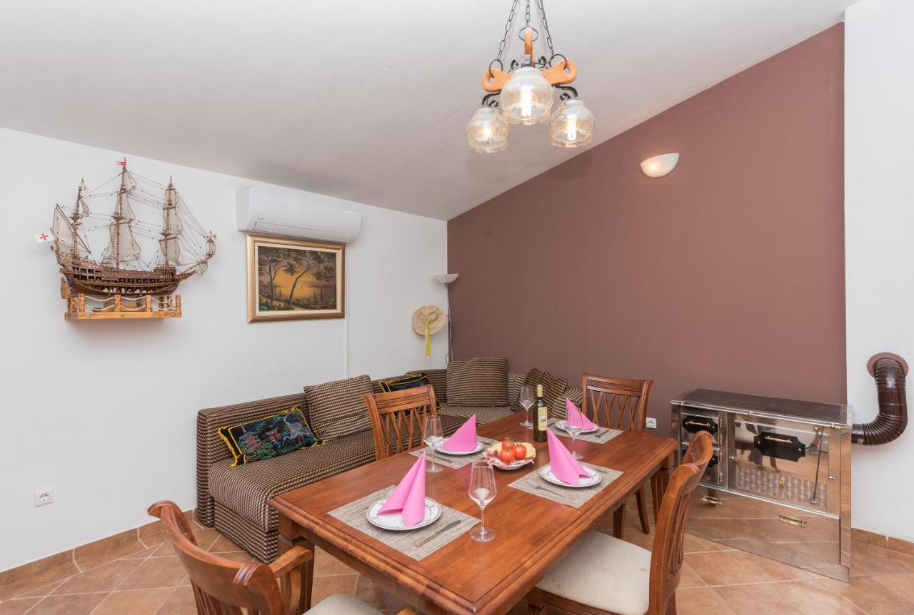 Holiday Home Frane Slivno  Kültér fotó