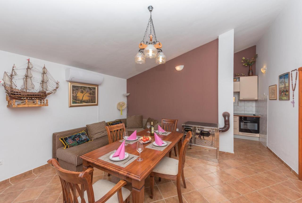Holiday Home Frane Slivno  Kültér fotó