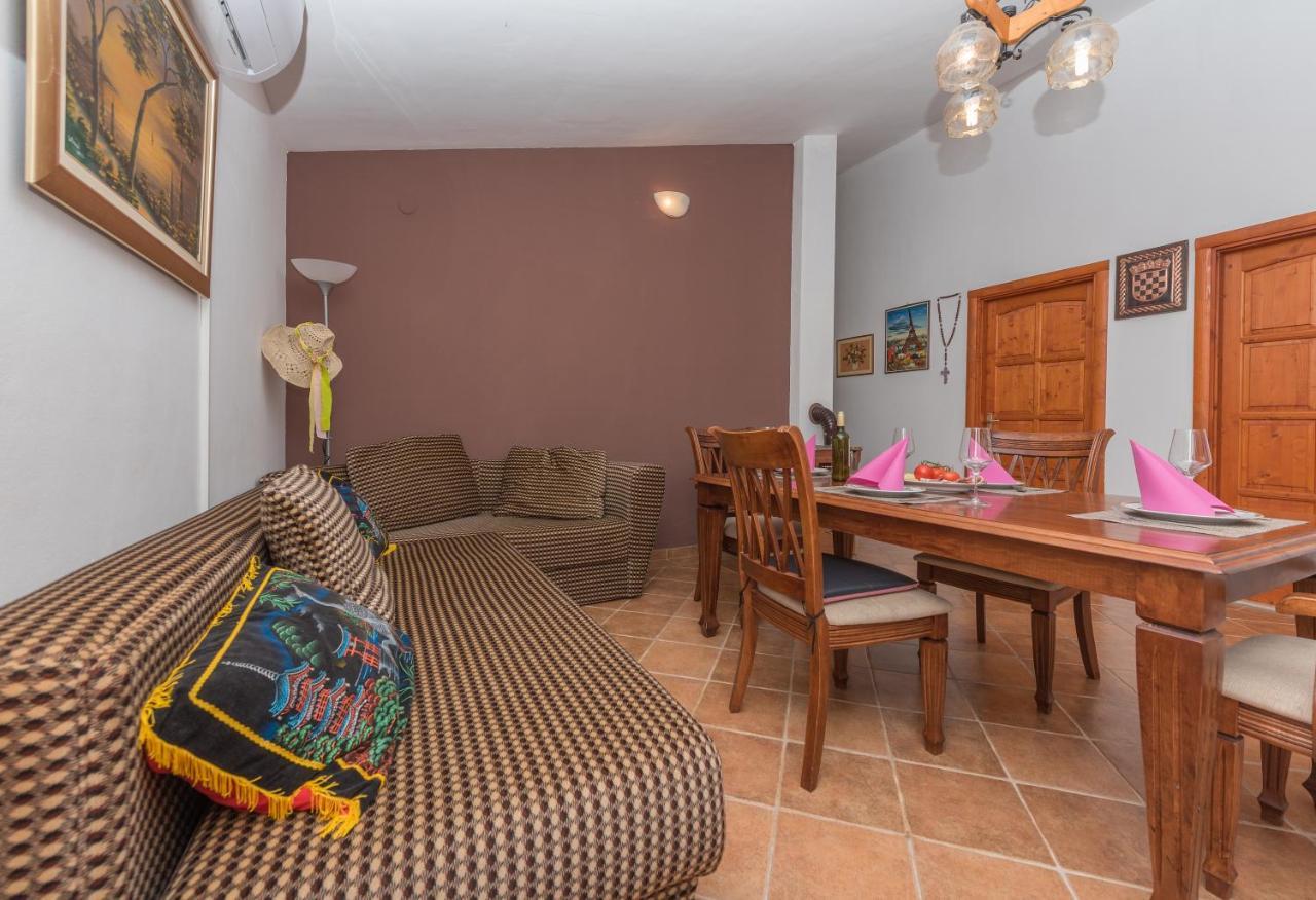 Holiday Home Frane Slivno  Kültér fotó